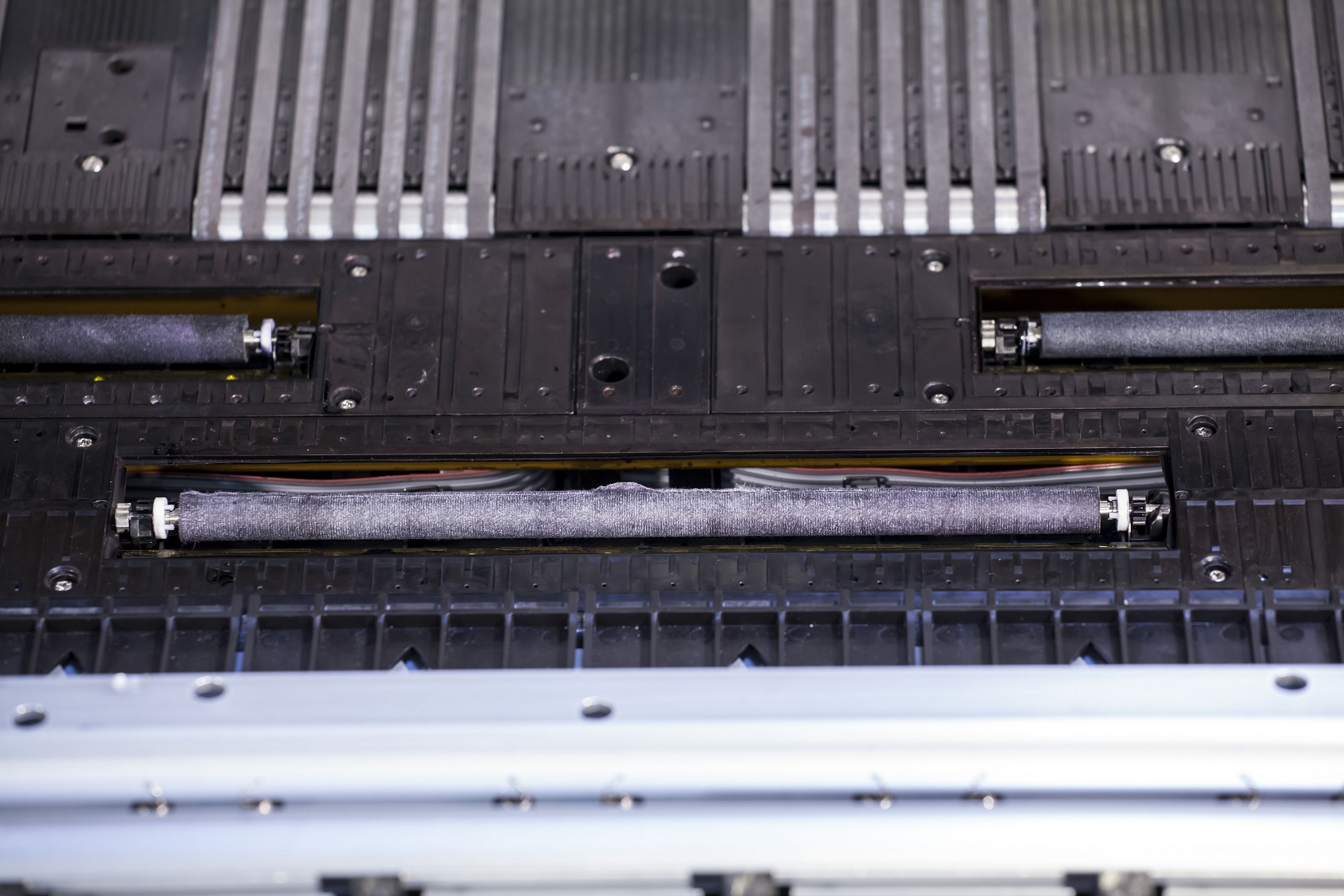 micro-fiber roller delaminated